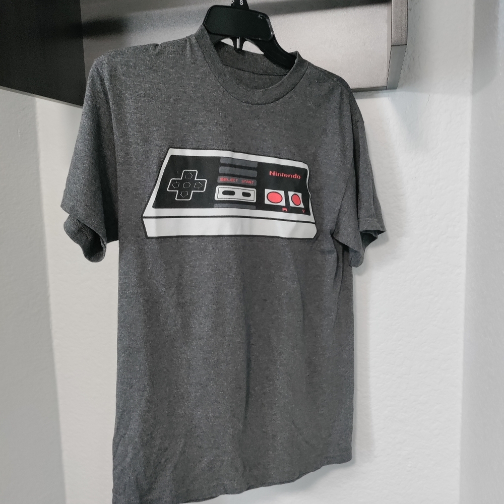 Nintendo Game Controller Gray T Shirt Size M